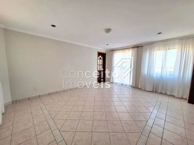 Imagem 4: Sobrado Triplex com Piscina - Nova Rússia