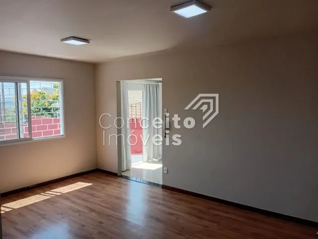Imagem 3: Residência Térrea com Edícula - Oficinas - Semimobiliada