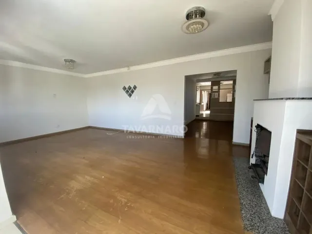 Imagem 6: Ampla Casa de 4 Dormitórios com Churrasqueira e Quintal!
