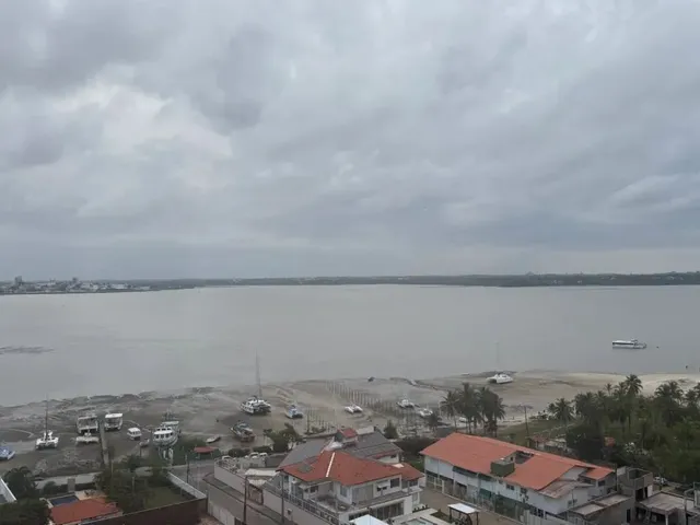 Imagem: O apartamento possui 2 Dormitórios, 1 Suíte, 2 Banheiros,