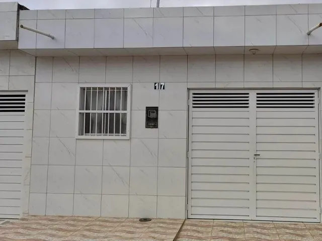 Imagem: A casa possui 3 Dormitórios, 1 Banheiro, 1 Vaga na garagem