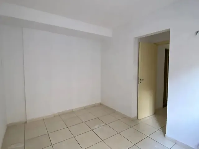 Imagem: O apartamento possui 2 Dormitórios, 1 Banheiro, 1 Vaga na