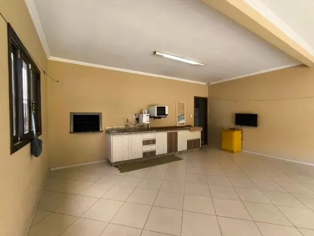 Imagem 8: Casa Sítio 3 Dorm Amplo Terreno Perto do Centro da Cidade em Bairro Tranquilo e Familiar