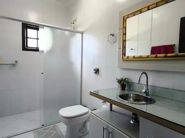 Imagem 4: Casa Sítio 3 Dorm Amplo Terreno Perto do Centro da Cidade em Bairro Tranquilo e Familiar