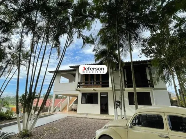 Imagem: Ampla Casa a Venda com Piscina Localizada