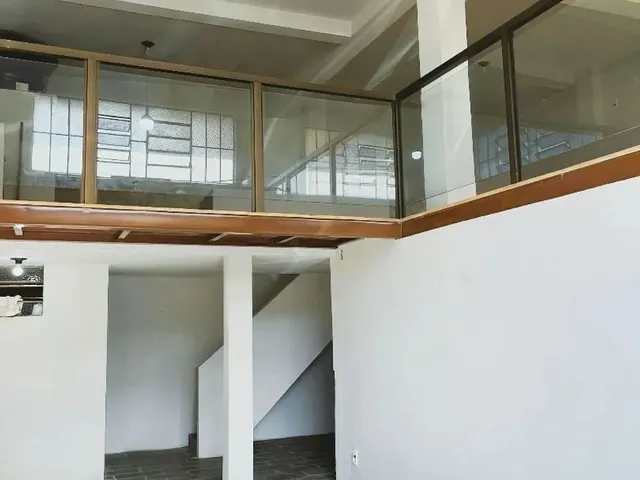Imagem: Ponto Comercial com Mezanino e Pé-Direito