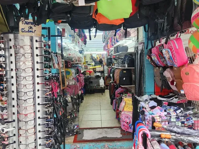 Imagem 2: Fundo de Loja com Ponto Comercial