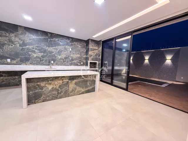 Imagem: A casa possui 4 Dormitórios, 4 Suítes, 4 Banheiros, 3