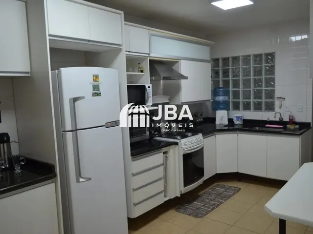 Imagem 10: Casa Térrea Espaçosa com Charme Moderno!
