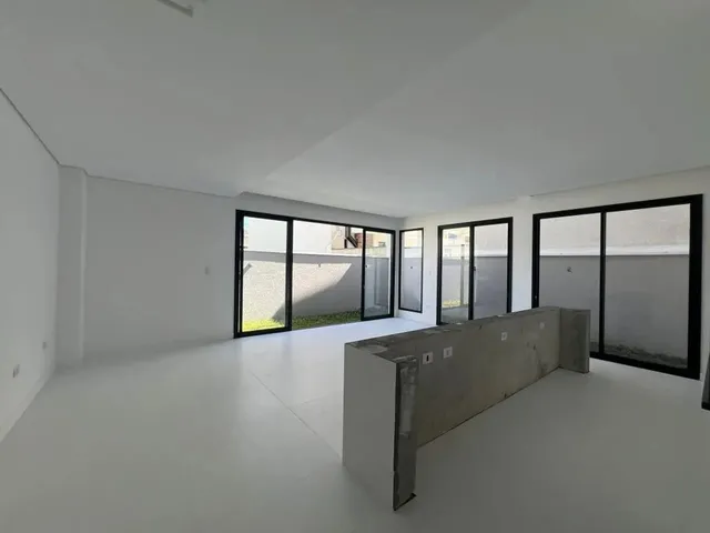 Imagem 15: Sobrado para Venda em Curitiba, santa Cândida, 3 Dormitórios, 3 Suítes, 4 Banheiros, 3
