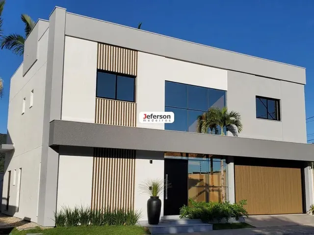Imagem: Casa - 4 Dormitórios - 4 Suítes - Localizado