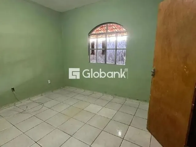 Imagem 4: Casa À Venda em Carmelo, Montes Claros 3 Quartos, Quintal e Área de Serviço