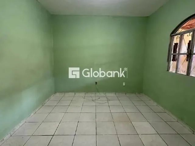 Imagem 8: Casa À Venda em Carmelo, Montes Claros 3 Quartos, Quintal e Área de Serviço