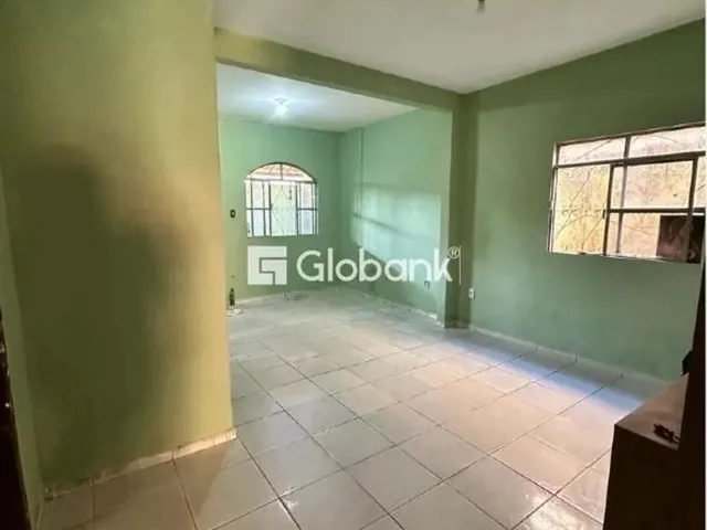 Imagem 5: Casa À Venda em Carmelo, Montes Claros 3 Quartos, Quintal e Área de Serviço