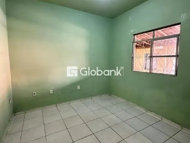 Imagem 3: Casa À Venda em Carmelo, Montes Claros 3 Quartos, Quintal e Área de Serviço