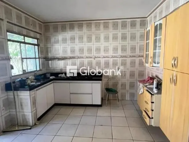 Imagem 14: Casa À Venda em Carmelo, Montes Claros 3 Quartos, Quintal e Área de Serviço