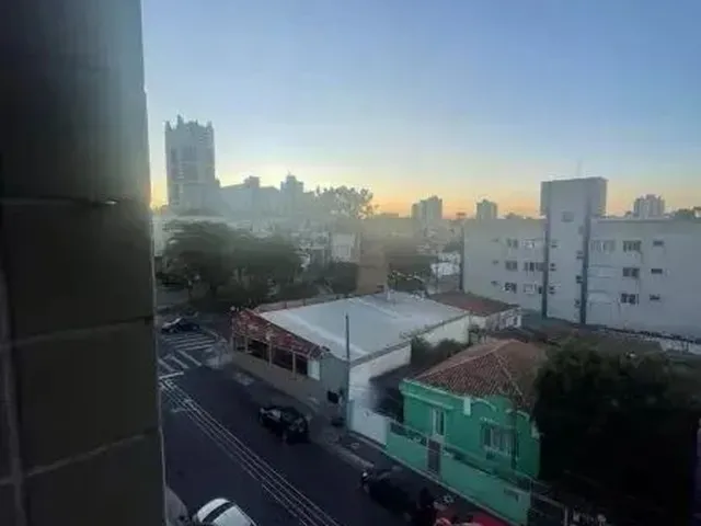 Imagem 11: Excelente Apartamento Central com 03 Quartos , 03 Banheiros e Planejados !!