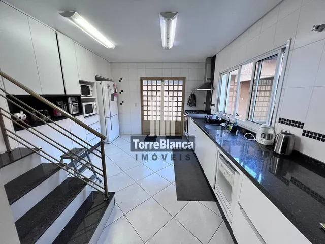 Imagem 15: Sobrado Semimobiliado para Venda, 3 Quartos Sendo 1 Suíte em Uvaranas, 239 M² - Ponta