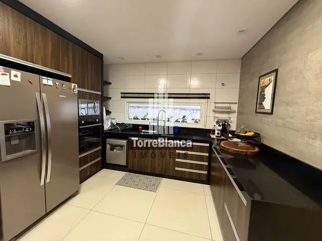 Imagem 3: Casa Mobiliada À Venda, 3 Suítes, 4 Banheiros, 2 Vagas Cobertas, 335M², Condomínio La