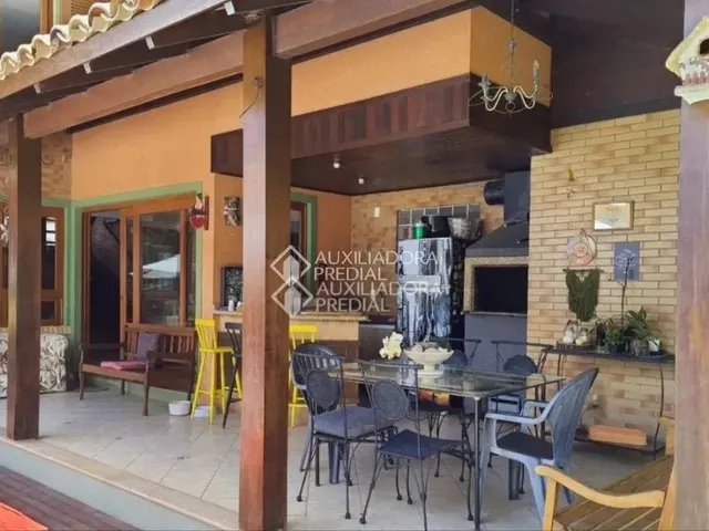 Imagem 7: Auxiliadora Predial Lagoa da Conceição Aluga Casa com 3 Dormitorios, Sendo Uma Suite