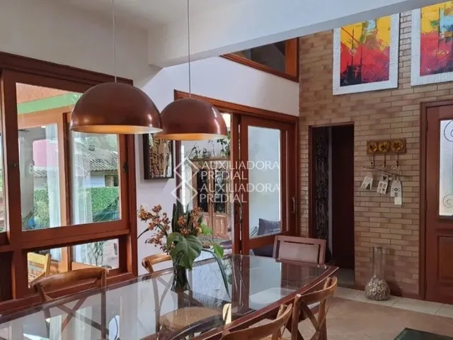 Imagem 10: Auxiliadora Predial Lagoa da Conceição Aluga Casa com 3 Dormitorios, Sendo Uma Suite