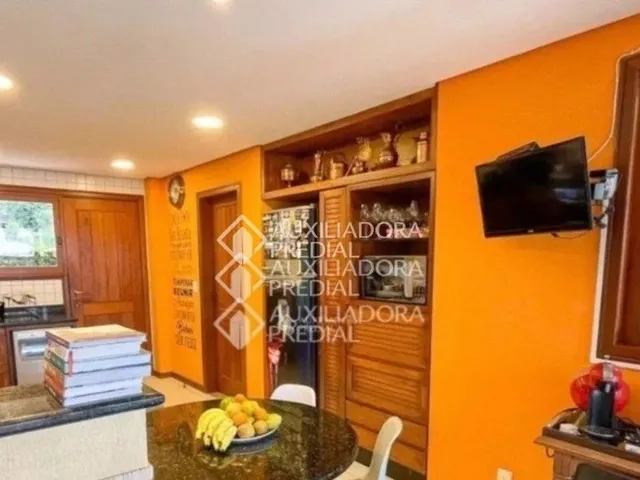 Imagem 6: Auxiliadora Predial Lagoa da Conceição Aluga Casa com 3 Dormitorios, Sendo Uma Suite