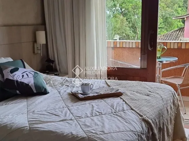 Imagem 9: Auxiliadora Predial Lagoa da Conceição Aluga Casa com 3 Dormitorios, Sendo Uma Suite
