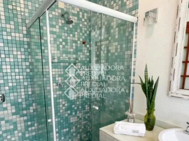 Imagem 11: Auxiliadora Predial Lagoa da Conceição Aluga Casa com 3 Dormitorios, Sendo Uma Suite