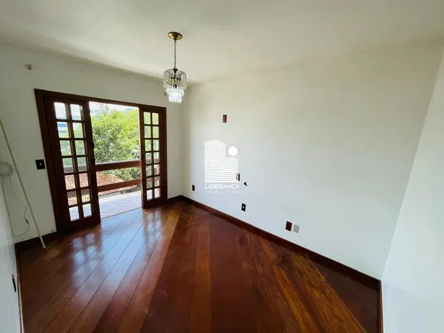 Imagem: Casa, Córrego Grande, 06 Dormitórios/02