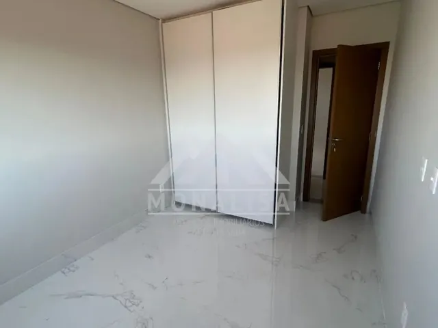 Imagem 5: Apartamento de Alto Luxo no Edifício Napoles