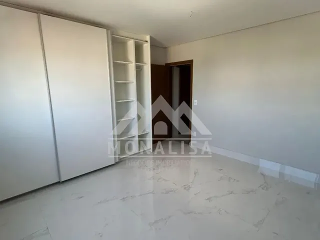 Imagem 4: Apartamento de Alto Luxo no Edifício Napoles