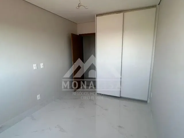 Imagem 11: Apartamento de Alto Luxo no Edifício Napoles