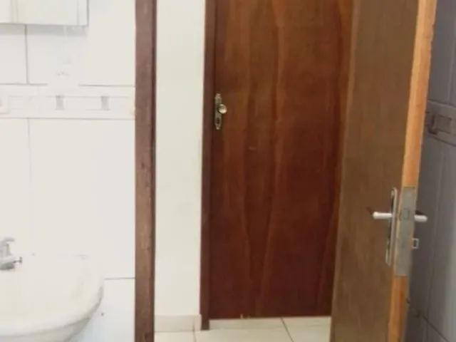 Imagem 2: Linda Casa com 03 Dormitórios, Sendo 02 Suite, Sala, Cozinha, Copa, Wc Social, Garagem