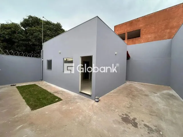 Imagem: Casa Residencial com 2 Quartos em Montes