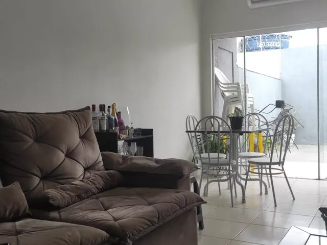 Imagem: Casa térrea em Condomínio, com energia