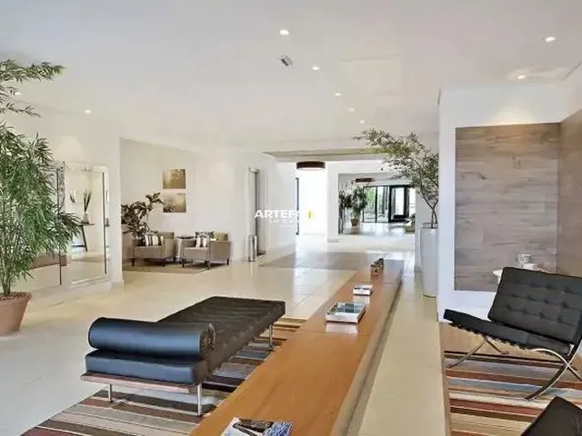 Imagem: Apartamento com 4 Dormitórios no Bairro
