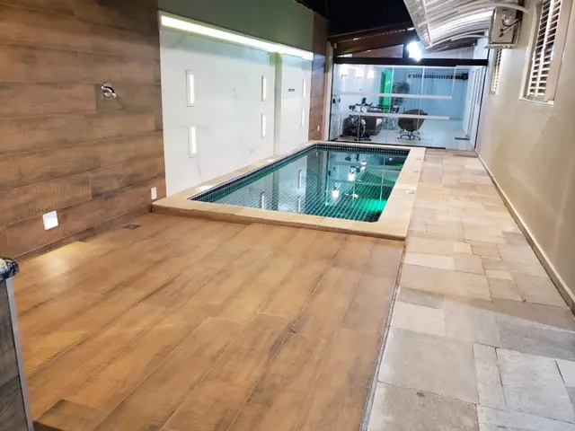 Imagem: A casa possui 5 Dormitórios, 3 Suítes, 5 Banheiros, 5