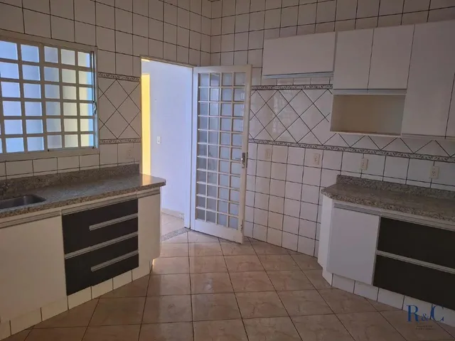 Imagem: Casa com 3 Quartos À Venda, 137M² - Vila