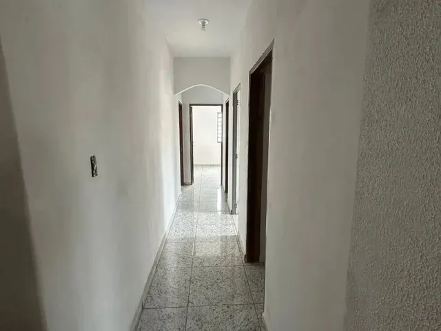 Imagem 6: Imóvel para Aluguel com 70 Metros Quadrados com 3 Quartos em Centro - Pouso Alegre - Mg