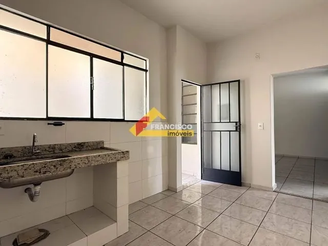 Imagem 2: Apartamento para Aluguel, 2 Quartos, 1 Suíte, Centro - Divinópolis/Mg