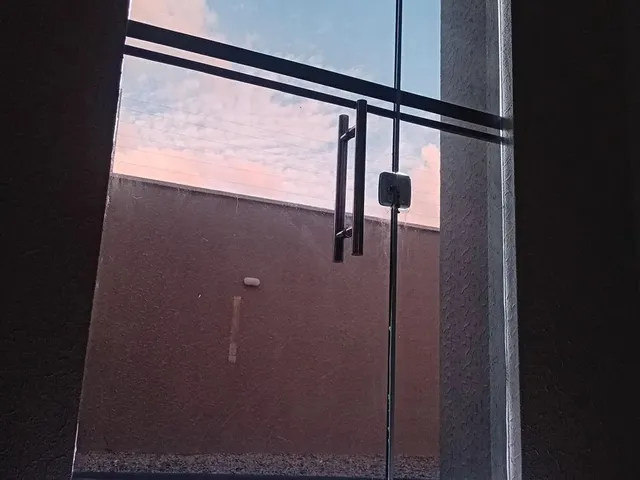 Imagem: O apartamento possui 2 Dormitórios, 1 Banheiro, 1 Vaga na