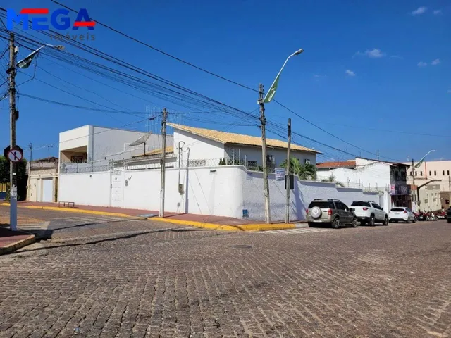 Imagem: Casa com 6 Dormitórios À Venda, 392 M²