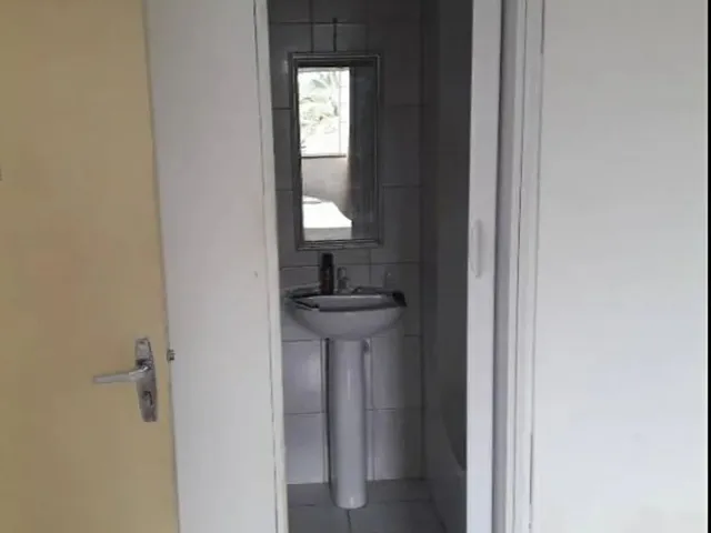 Imagem: Alugo Apartamento Semi Mobiliado, 02 Quartos