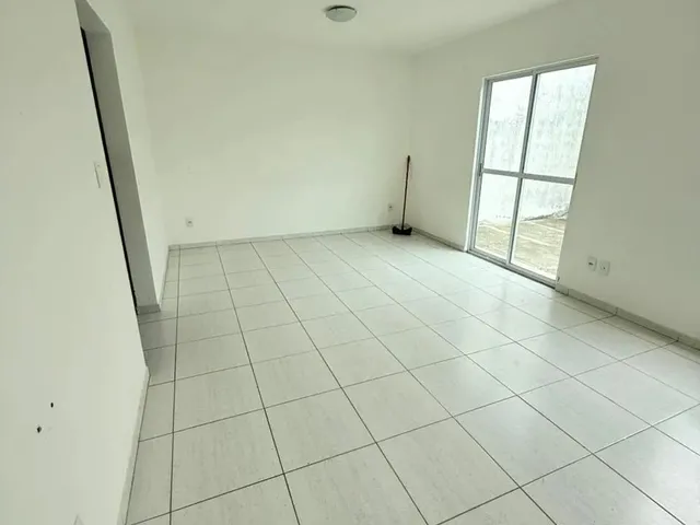 Imagem 3: Casa Duplex com 3 Suítes Próximo À Avenida Fraga Maia