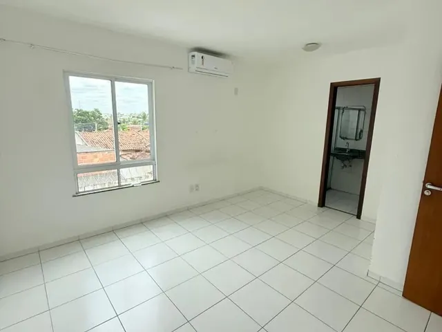 Imagem 8: Casa Duplex com 3 Suítes Próximo À Avenida Fraga Maia