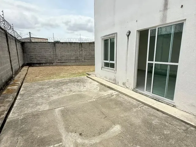 Imagem 2: Casa Duplex com 3 Suítes Próximo À Avenida Fraga Maia