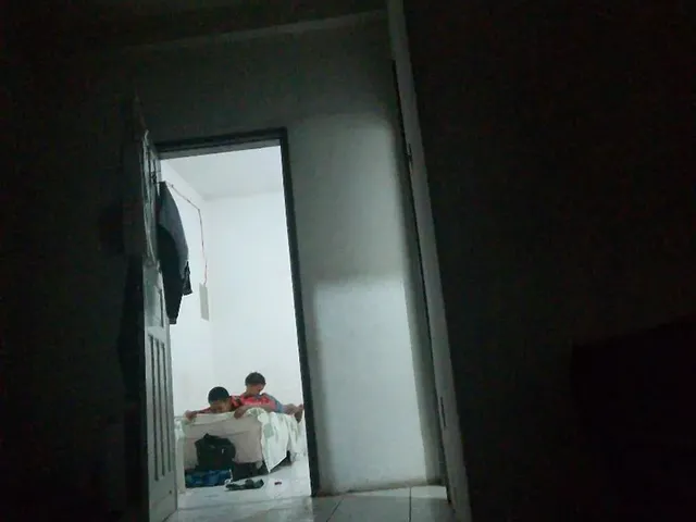 Imagem: Dividir Aluguel Aqui no Centro Apenas Menina