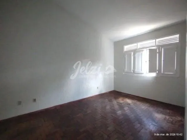 Imagem 7: Centro: Casa Ampla, Garagem, 3/4, Sendo 01 Suíte