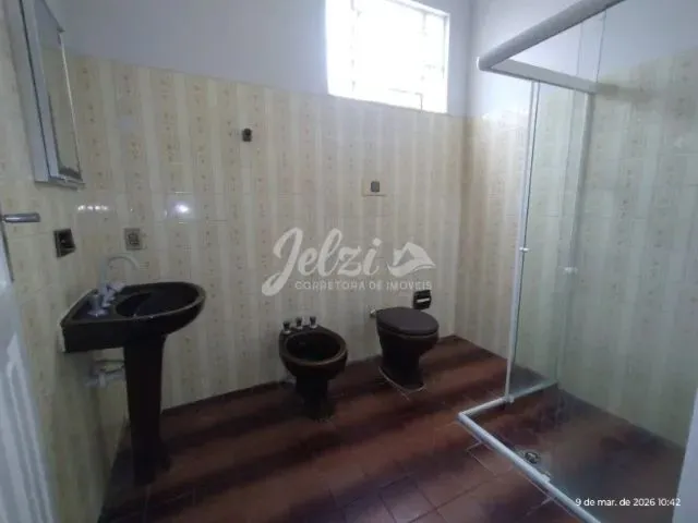 Imagem 8: Centro: Casa Ampla, Garagem, 3/4, Sendo 01 Suíte
