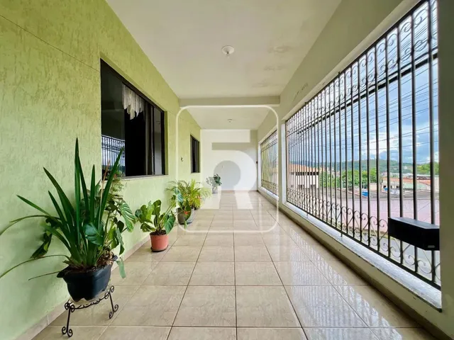 Imagem: Casa À Venda, 4 Quartos, 1 Suíte, 2 Vagas